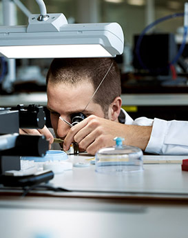 查尔斯·彼得艾伯特-温州罗杰杜彼售后服务中心